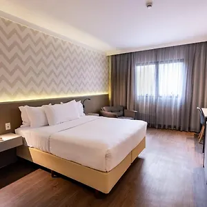 **** Otel Intercity Berrini Brezilya
